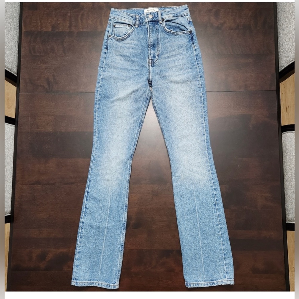 Reformation Liza Ultra High Rise Straight Jeans in
Malta Wash